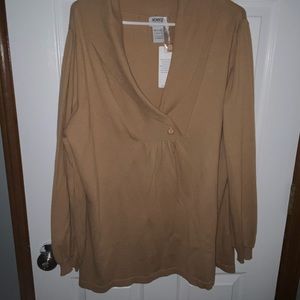 NWT women’s Sweater